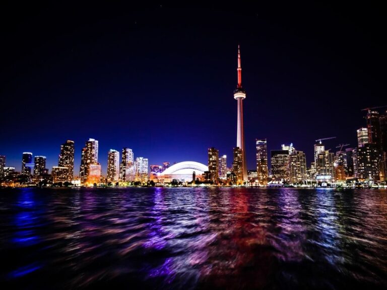 Top 5 Best Places to Visit in Toronto, Canada